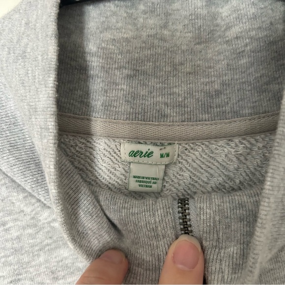 Aerie Gray Quarter-Zip Sweatshirt • Lightweight Pullover • Size Medium • - Picture 2 of 3